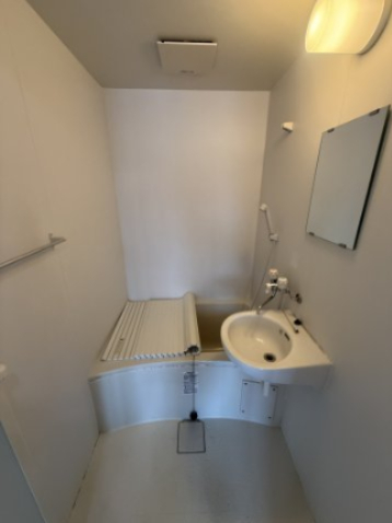 バス・シャワールーム　退去前につき別のお部屋の写真です