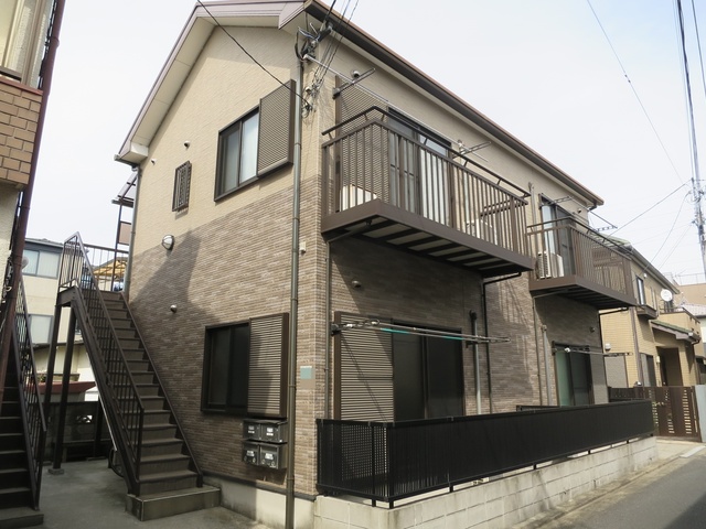 建物外観　１フロア２世帯の物件です。