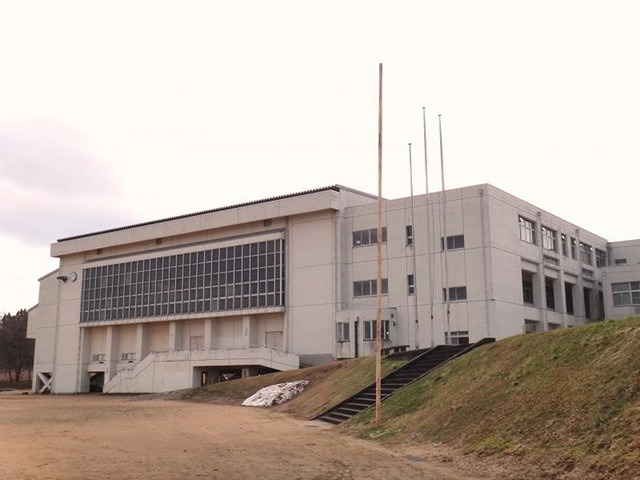 中学校　富山市立大沢野中学校（中学校）まで446m