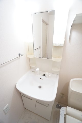 洗面設備　※同物件、反転タイプの写真になります。