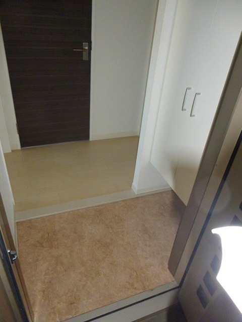玄関　別部屋参照