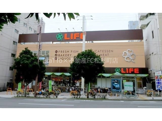 スーパー　ライフセントラルスクエア森ノ宮店（スーパー）まで384m