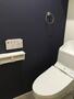 トイレ　落ち着いた色調のトイレです