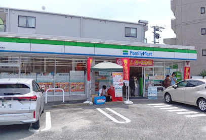コンビニ　ファミリーマート 本陣通店（コンビニ）まで503m