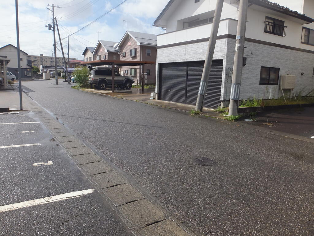 眺望　前面道路の様子です。