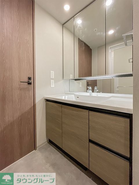 洗面設備　※写真は同タイプ住戸です。