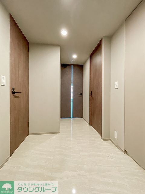 玄関　※写真は同タイプ住戸です。