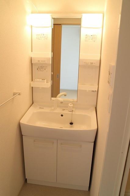 洗面設備　忙しい朝に便利なシャンプードレッサーです！