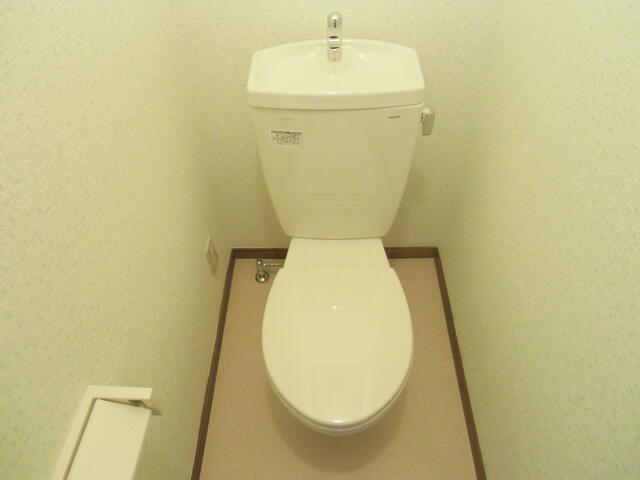 トイレ　類似タイプ他室写真