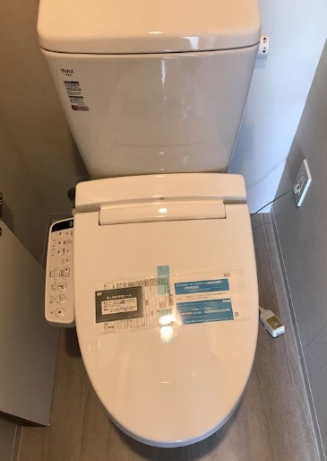 都営新宿線 曙橋駅 徒歩4分 6階建 築6年のトイレ写真