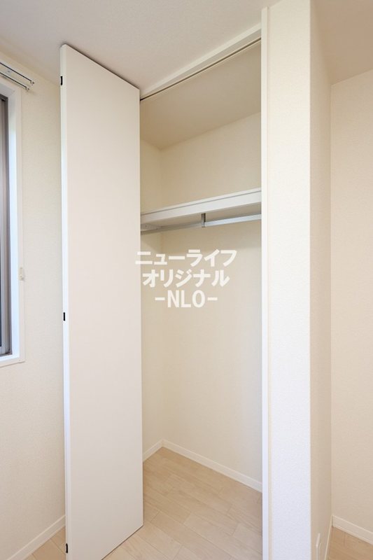 収納　仕切りがなく、丈の長いお洋服も収納できます♪