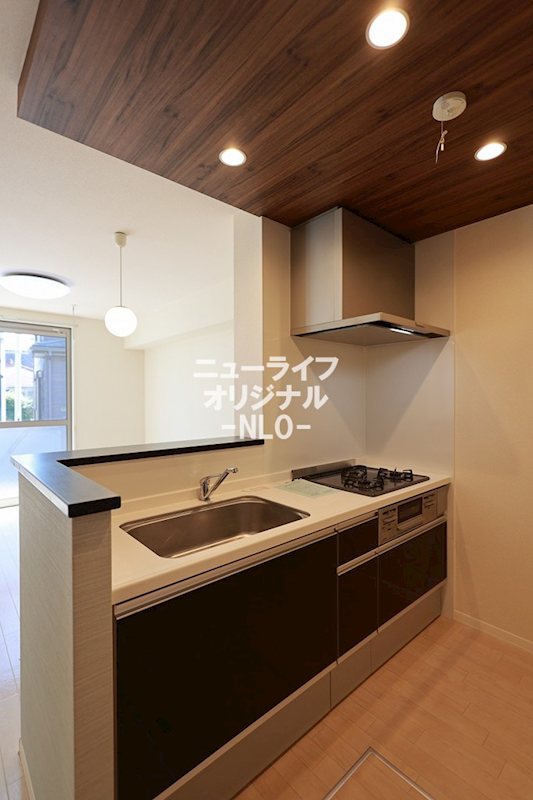 キッチン　グリル付3口コンロでお料理の幅も広がります♪