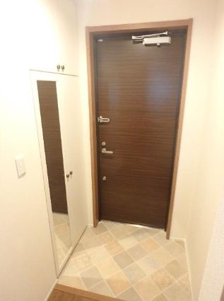ラシーネの玄関写真