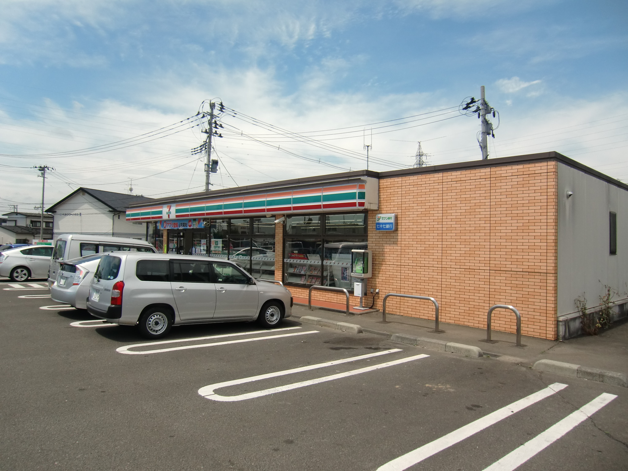 コンビニ　セブンイレブン仙台郡山5丁目店（コンビニ）まで200m