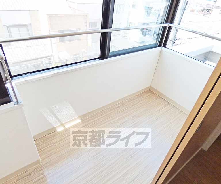 【京都市北区大宮開町のマンションのバルコニー】