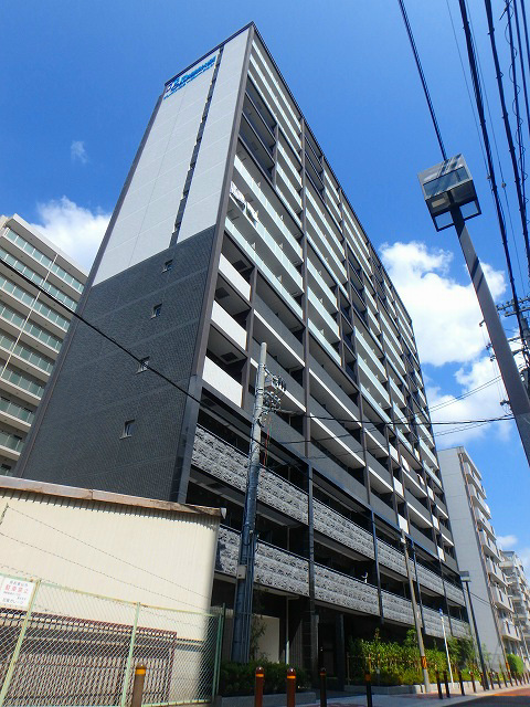 プレサンス新大阪ザ・シティの建物外観