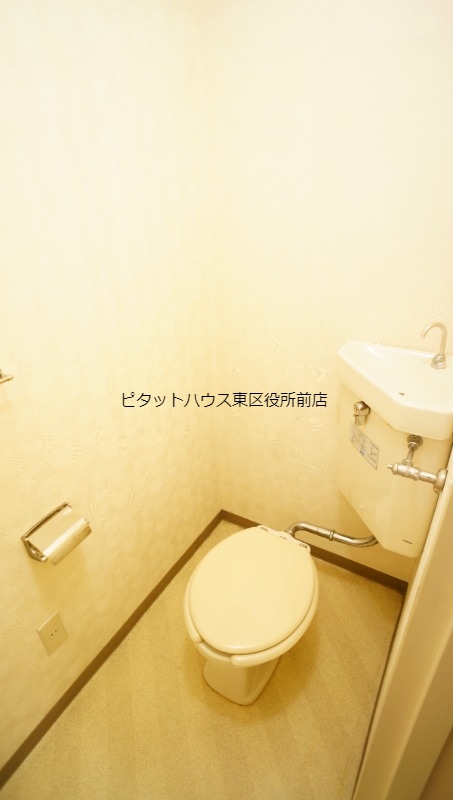 【札幌市東区北七条東のマンションのトイレ】