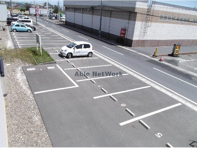 駐車場　駐車場