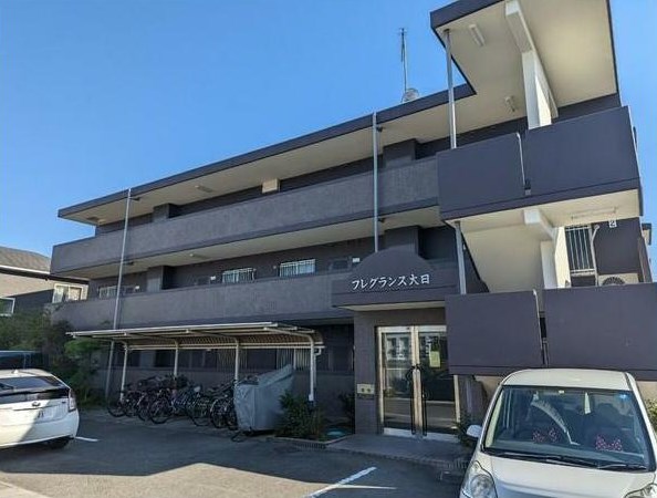 姫路市野里のマンションの建物外観