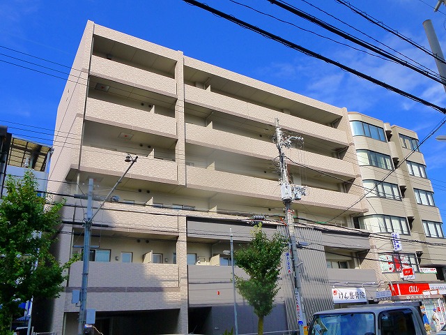 奈良市高天町のマンションの建物外観