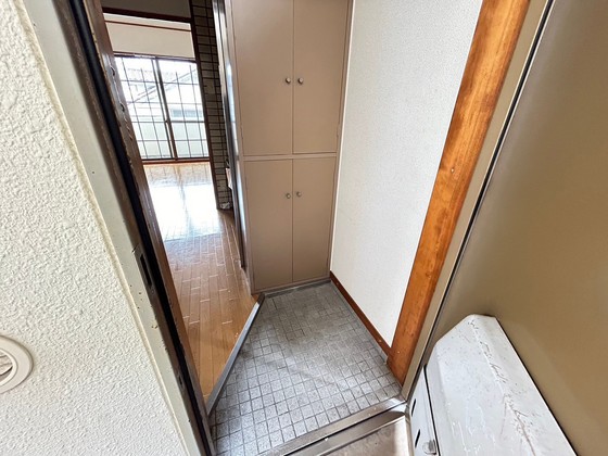 玄関　※別部屋の写真です