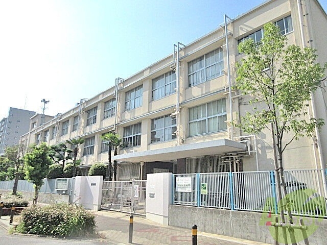 【大阪市北区豊崎のマンションの中学校】