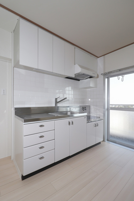 キッチン　コンパクトで使い勝手の良いキッチン