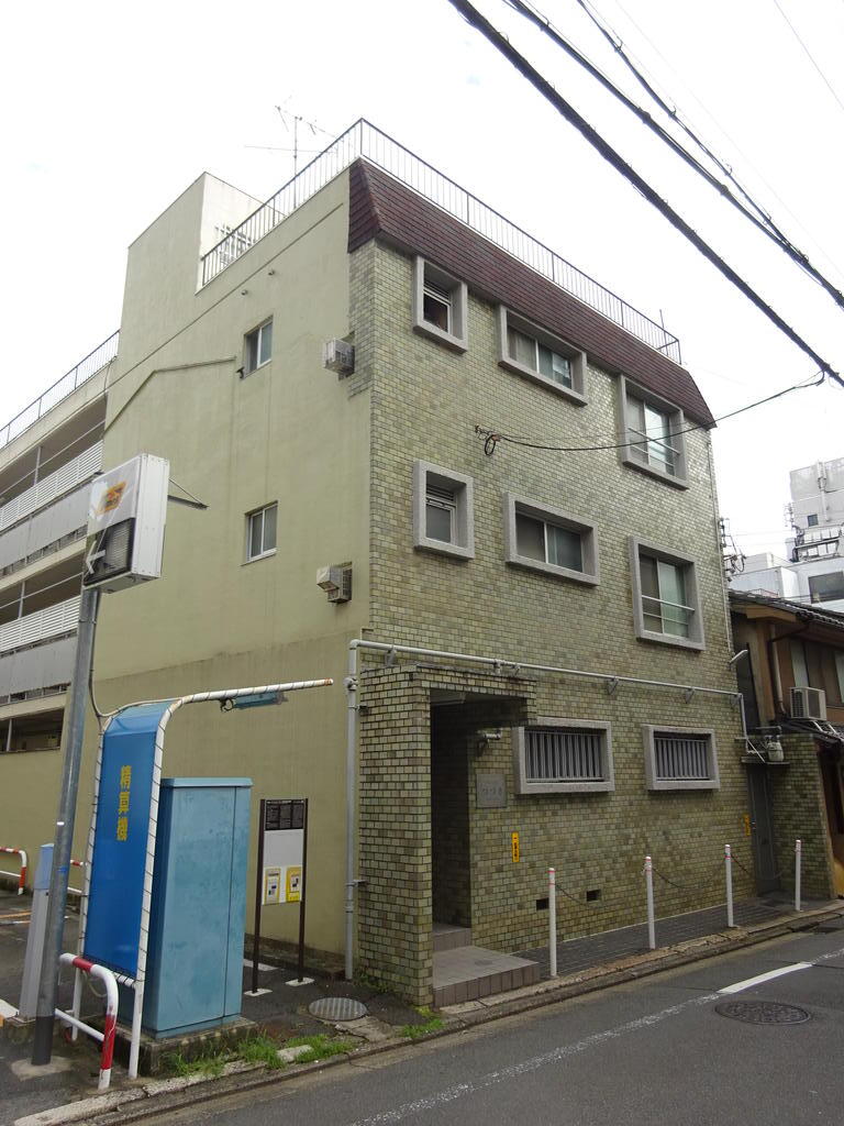 マンションつづきの建物外観