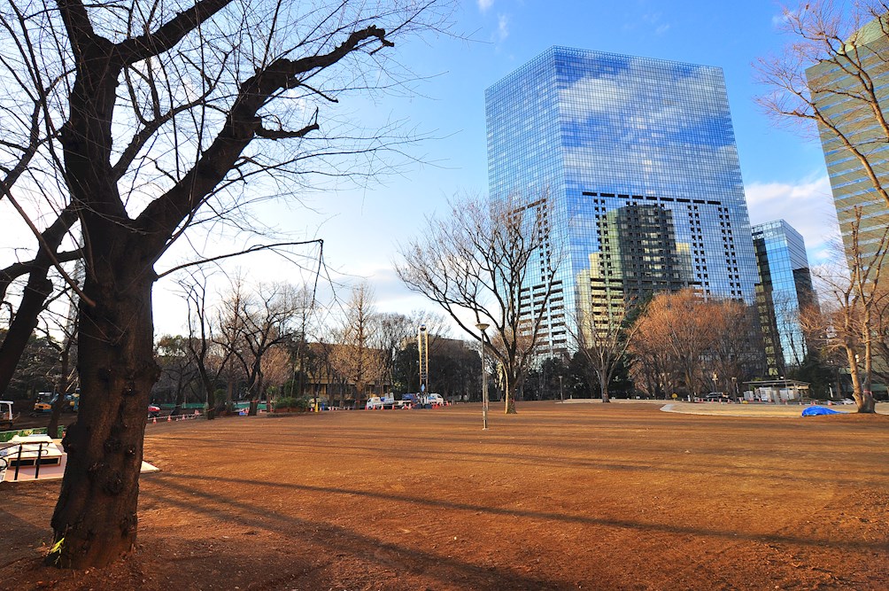 【Dマークス西新宿タワーの公園】