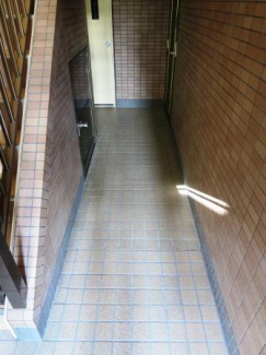エントランス　廊下