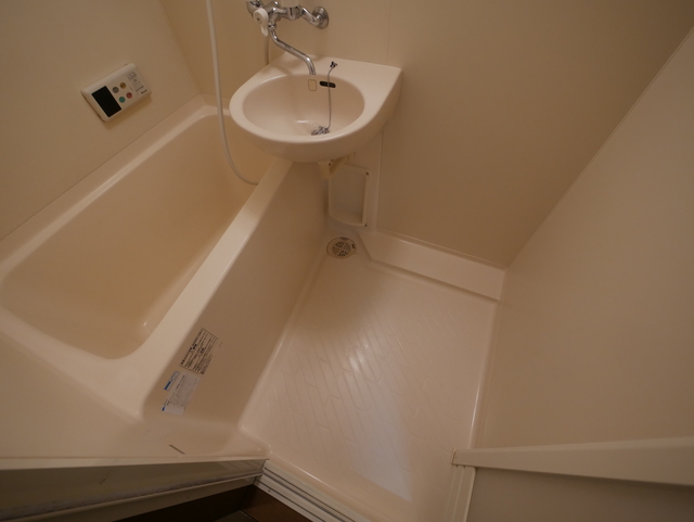 バス・シャワールーム　★ゆったりとリラックスできるバスルームです★