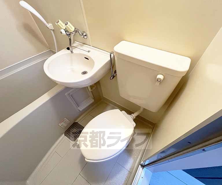 トイレ　清潔感あるトイレ