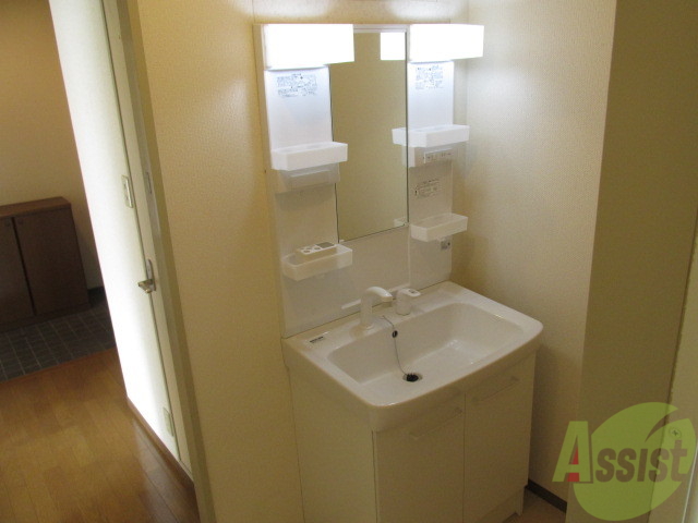 洗面設備　朝シャンもでき収納もあり使い勝手いいです