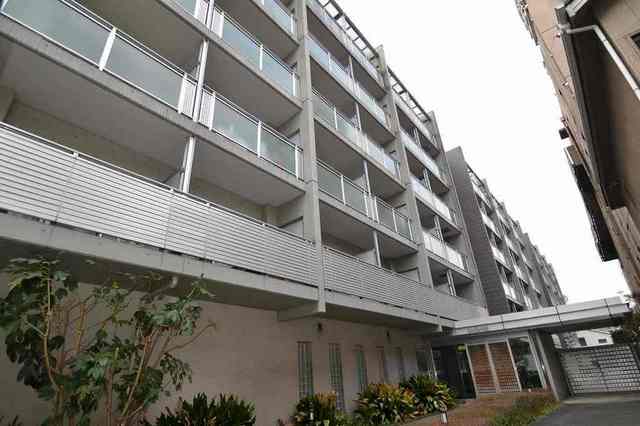 建物外観　南東向きのため日当たり良好です♪