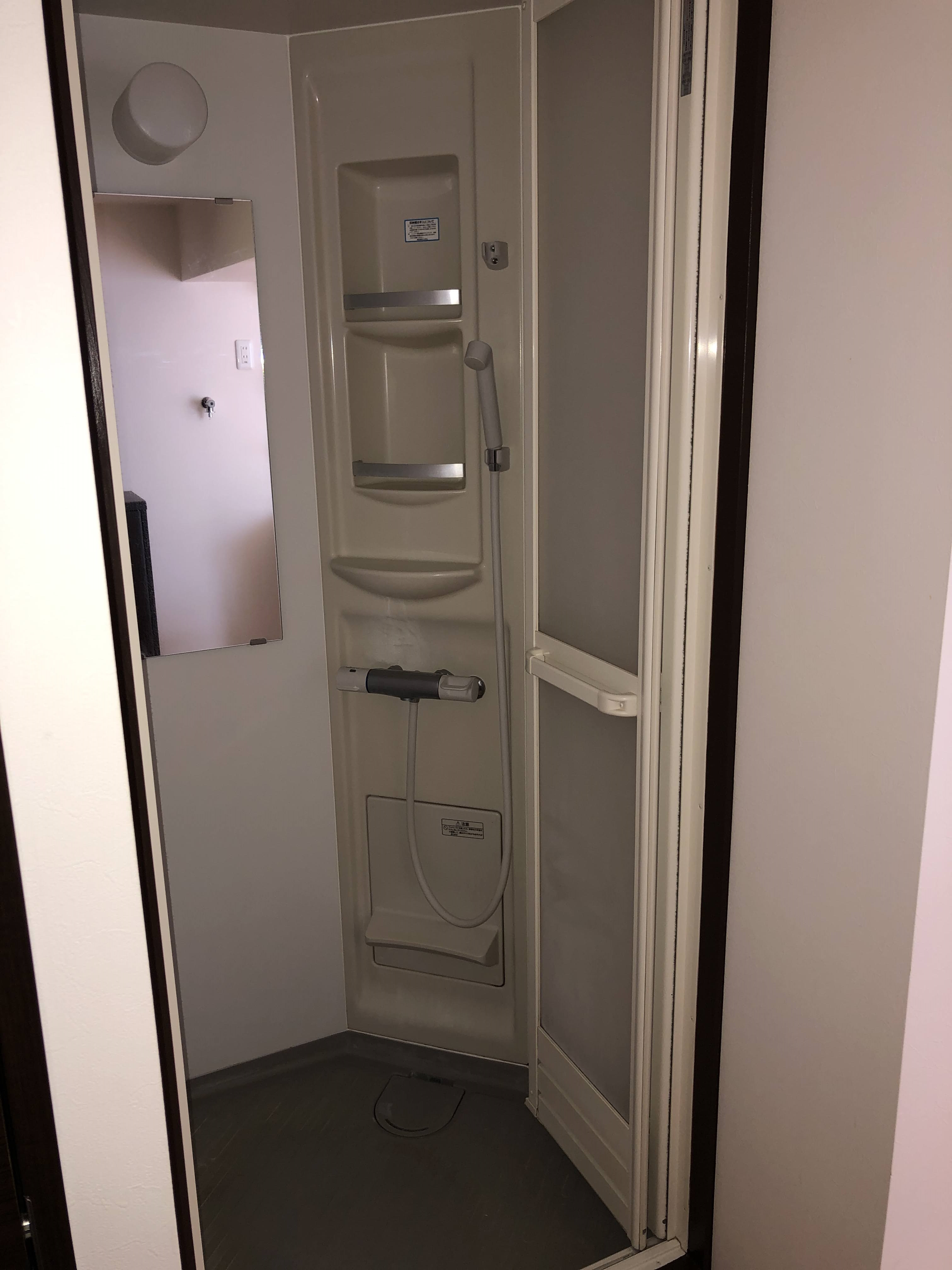 バス・シャワールーム　シャワールーム