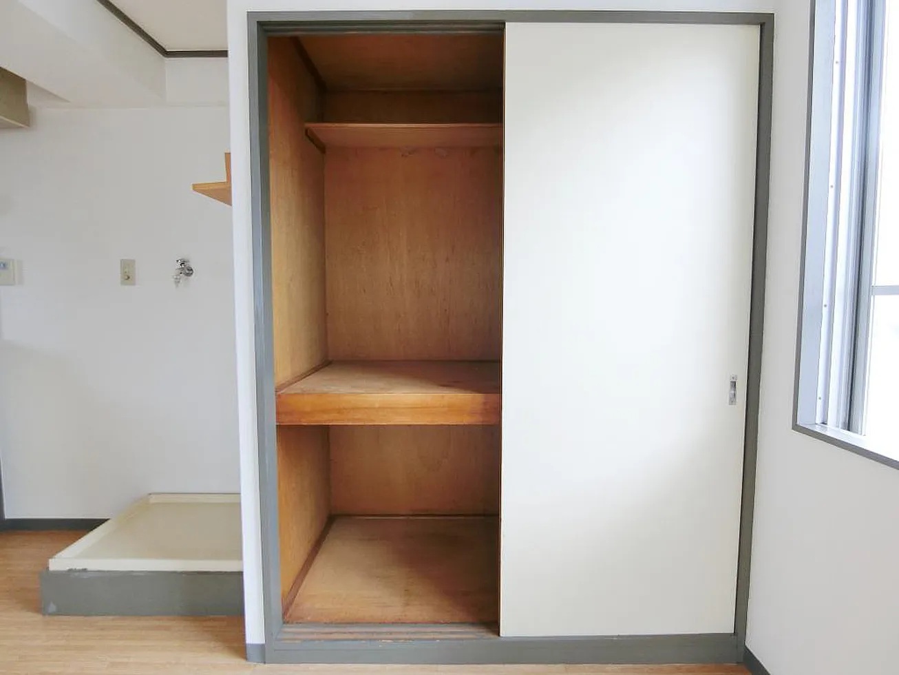 収納　収納＿LDK8帖