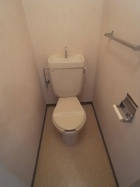 トイレ　111号室内装です