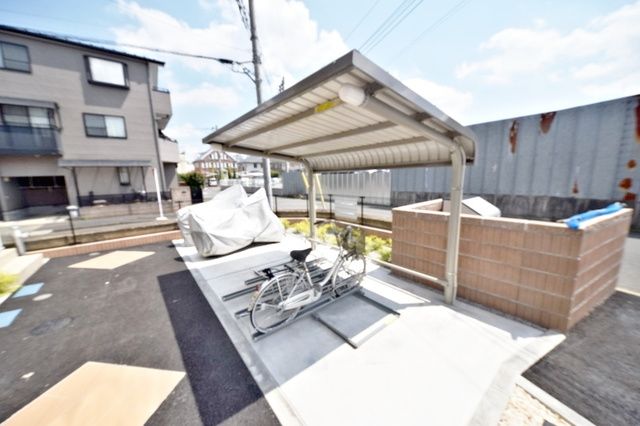 その他共有部分　★雨に濡れない屋根付き駐輪場です★