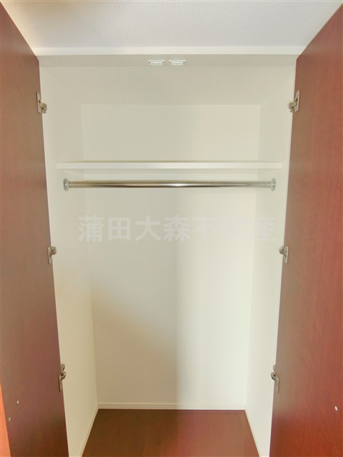 収納　洋室4.8帖の収納　クローゼット