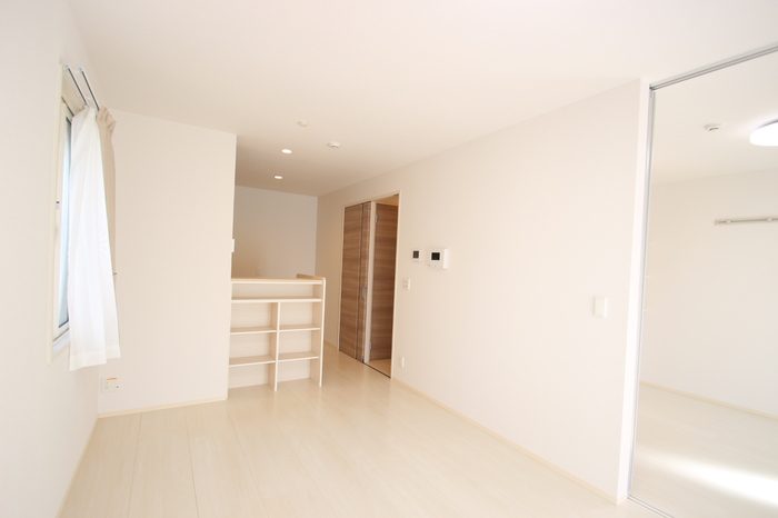 居室・リビング　☆明るい洋室☆