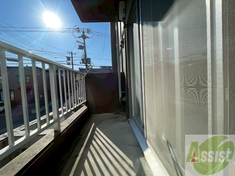 バルコニー　バルコニーです。洗濯物を干したり一息ついたりできますね！