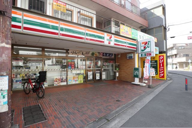 コンビニ　セブンイレブン（コンビニ）まで630m