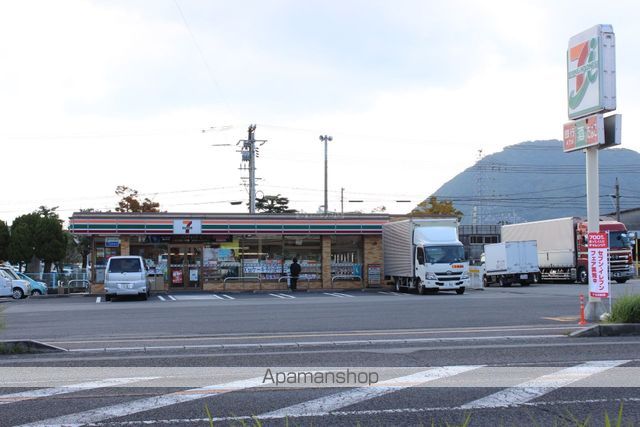 コンビニ　セブン－イレブン三原古浜町店（コンビニ）まで337m
