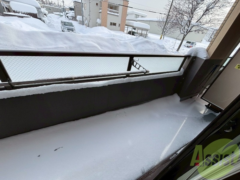 バルコニー　バルコニーが付いていますので一息ついてみてはいかがですか。