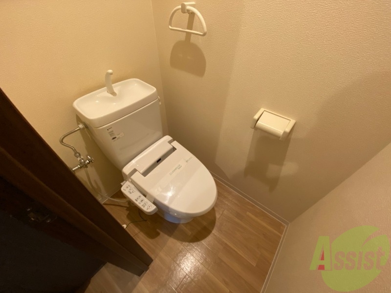 トイレ　こちらはトイレです。清潔感があり、安心して使用できます。