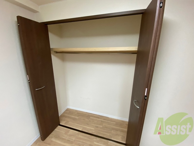 収納　寝室の収納です。部屋がすっきり片付きます。