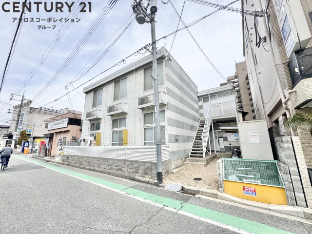 建物外観　宅配ボックス付きで不在時にも便利！