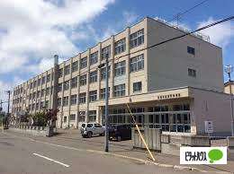 中学校　札幌市立元町中学校（中学校）まで905m