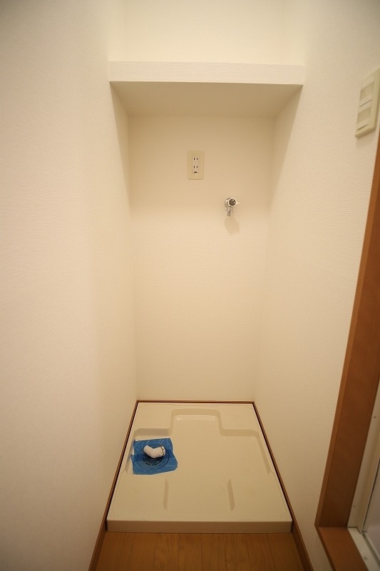 その他　室内洗濯機置場完備。