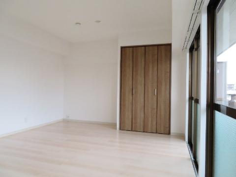 居室・リビング　室内